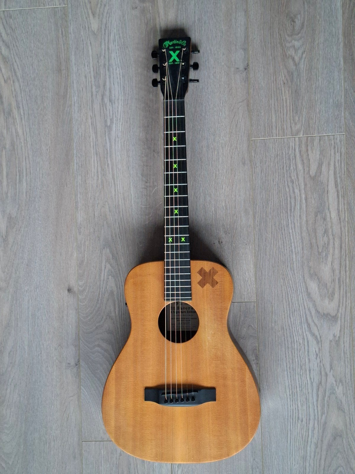 Ed Sheeran X Martin LX1E Signature Gitaar X, Muziek en Instrumenten, Ophalen, Zo goed als nieuw, Western- of Steelstringgitaar