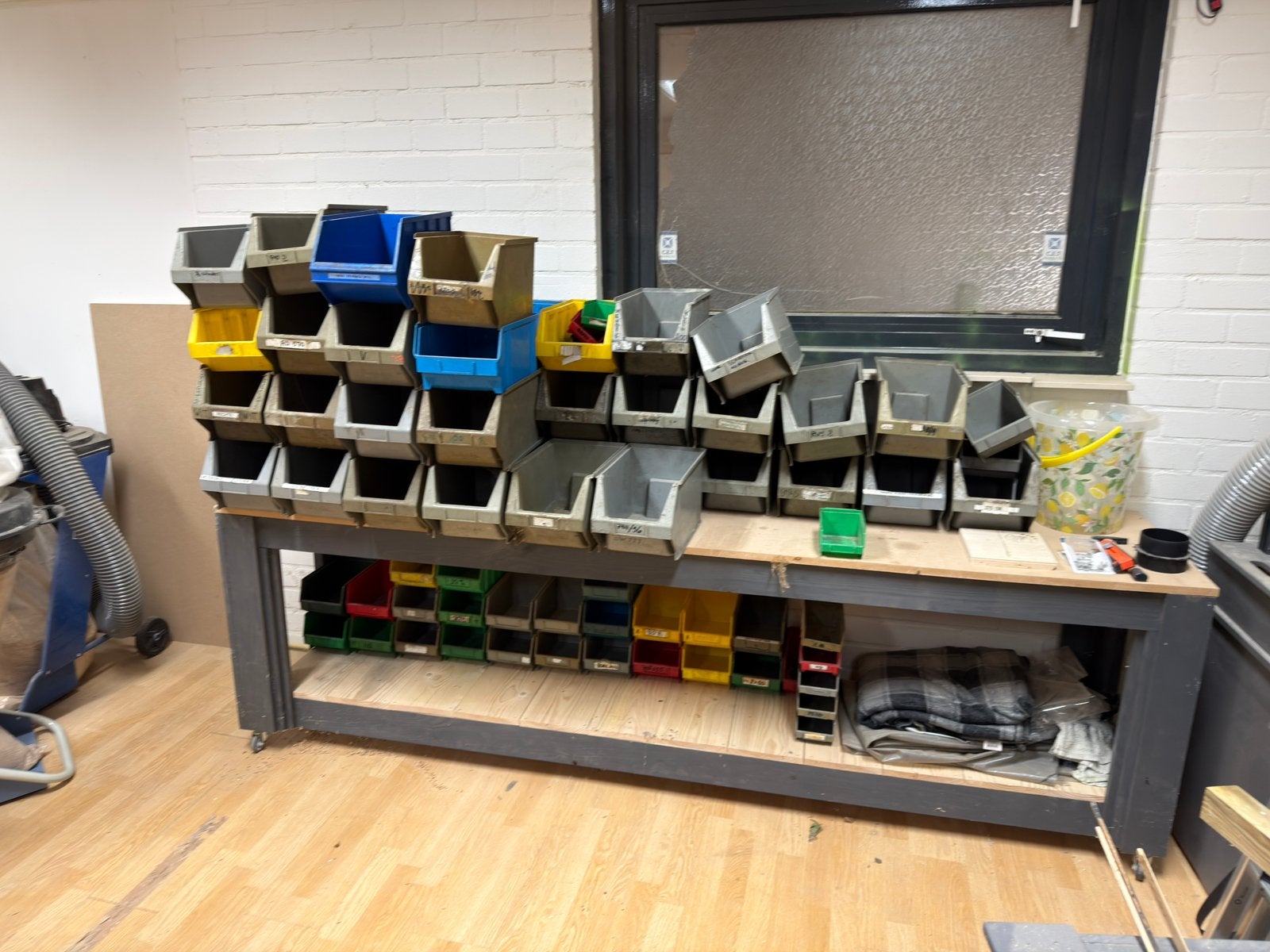 Diverse magazijnbakken, Ophalen, Doos, 100 cm of meer, 60 cm of meer