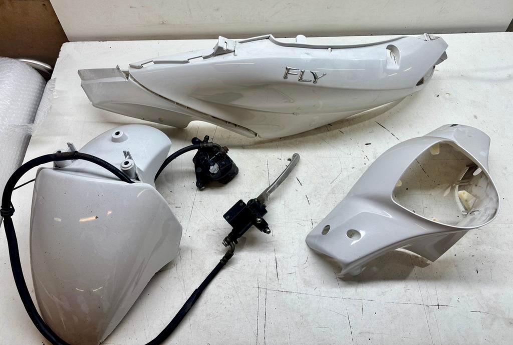 Verschillende onderdelen Piaggio Fly (oud model), Gebruikt, Piaggio, Ophalen of Verzenden, Kap