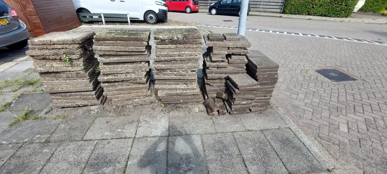 Gratis afhalen: 80 grindtegels en 40 betontegel, Ophalen, Gebruikt, Overige materialen