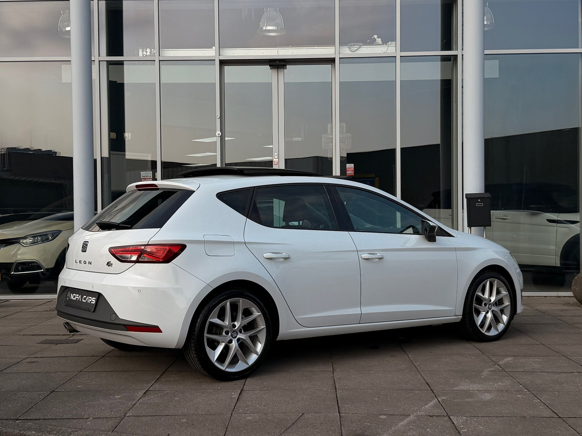 SEAT Leon 1.4 TSI FR|Pano|Navi|LED, Voorwielaandrijving, Gebruikt, 4 cilinders, Met garantie (alle)