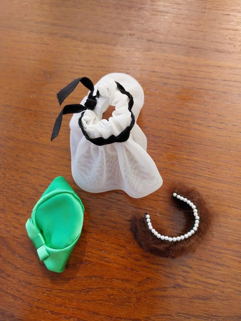 Vintage Barbie hoeden haarband Dress Up Hats, Ophalen of Verzenden, Gebruikt, Accessoires