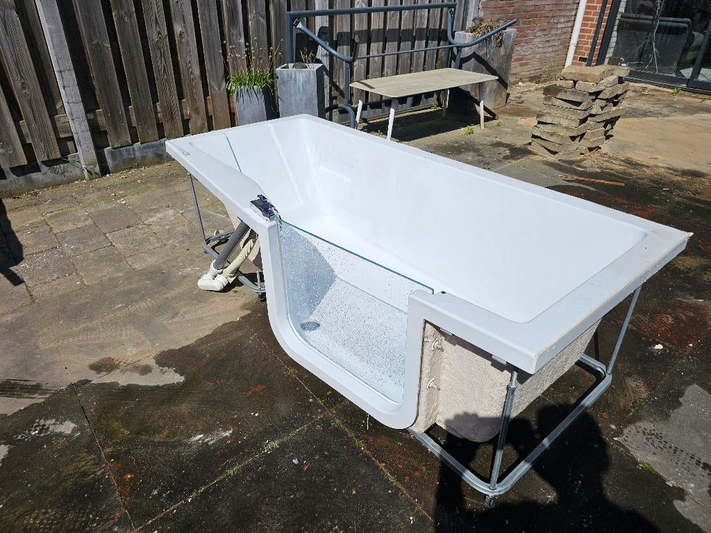 Badkuip instapbad met deur, Doe-het-zelf en Verbouw, Sanitair, Ophalen, Gebruikt, Bad