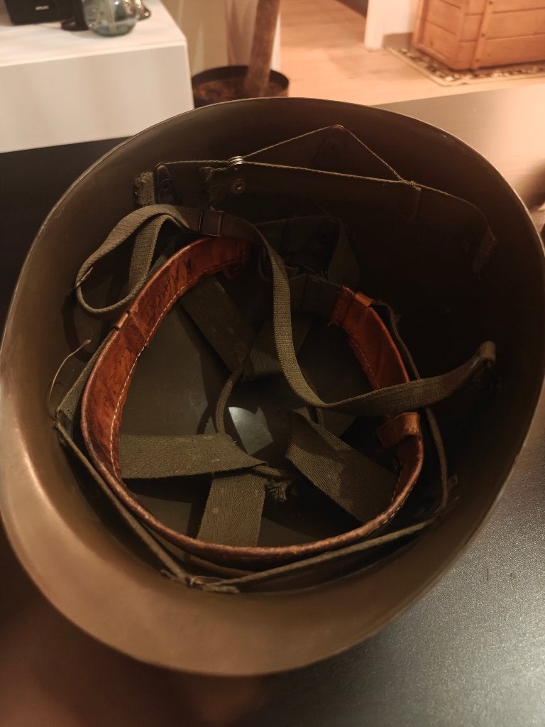 Inzet stuk legerhelm origineel, Verzamelen, Militaria | Algemeen, Ophalen of Verzenden, Landmacht, Nederland, Embleem of Badge