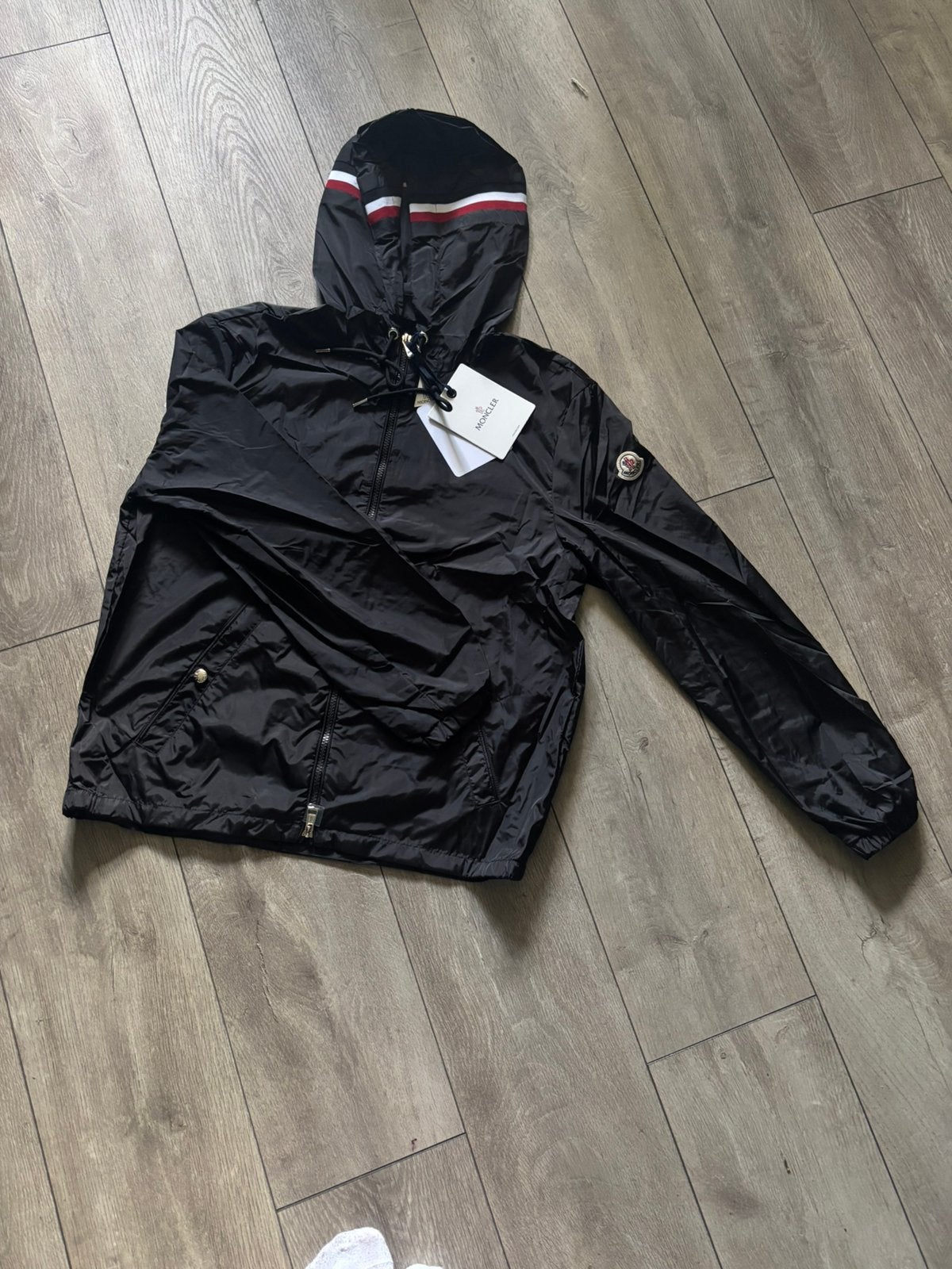 Moncler windbreaker blakc size M met nfc, Ophalen of Verzenden, Zo goed als nieuw, Maat 48/50 (M), Zwart