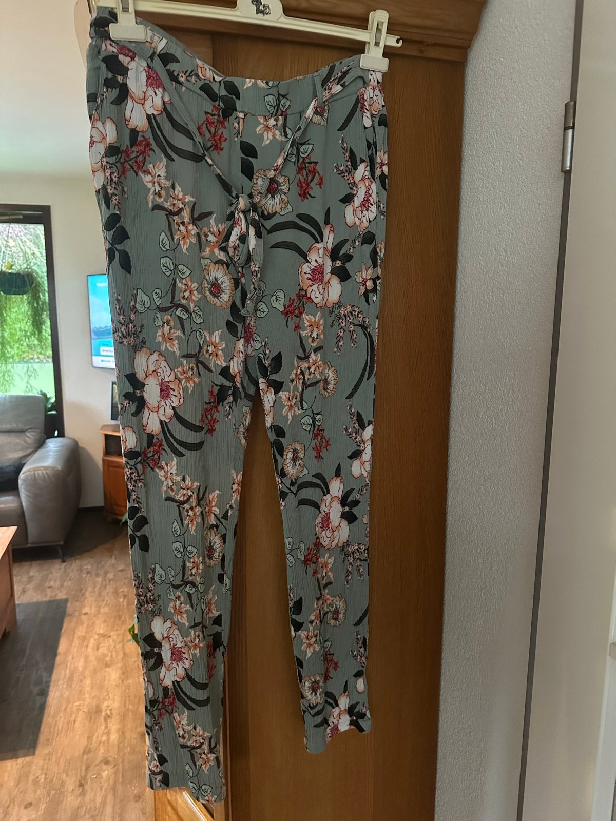 Bloemenprint broek van Bodyflirt, maat 42/44 (L), Meerkleurig, Maat 42/44 (L), Ophalen of Verzenden, Zo goed als nieuw