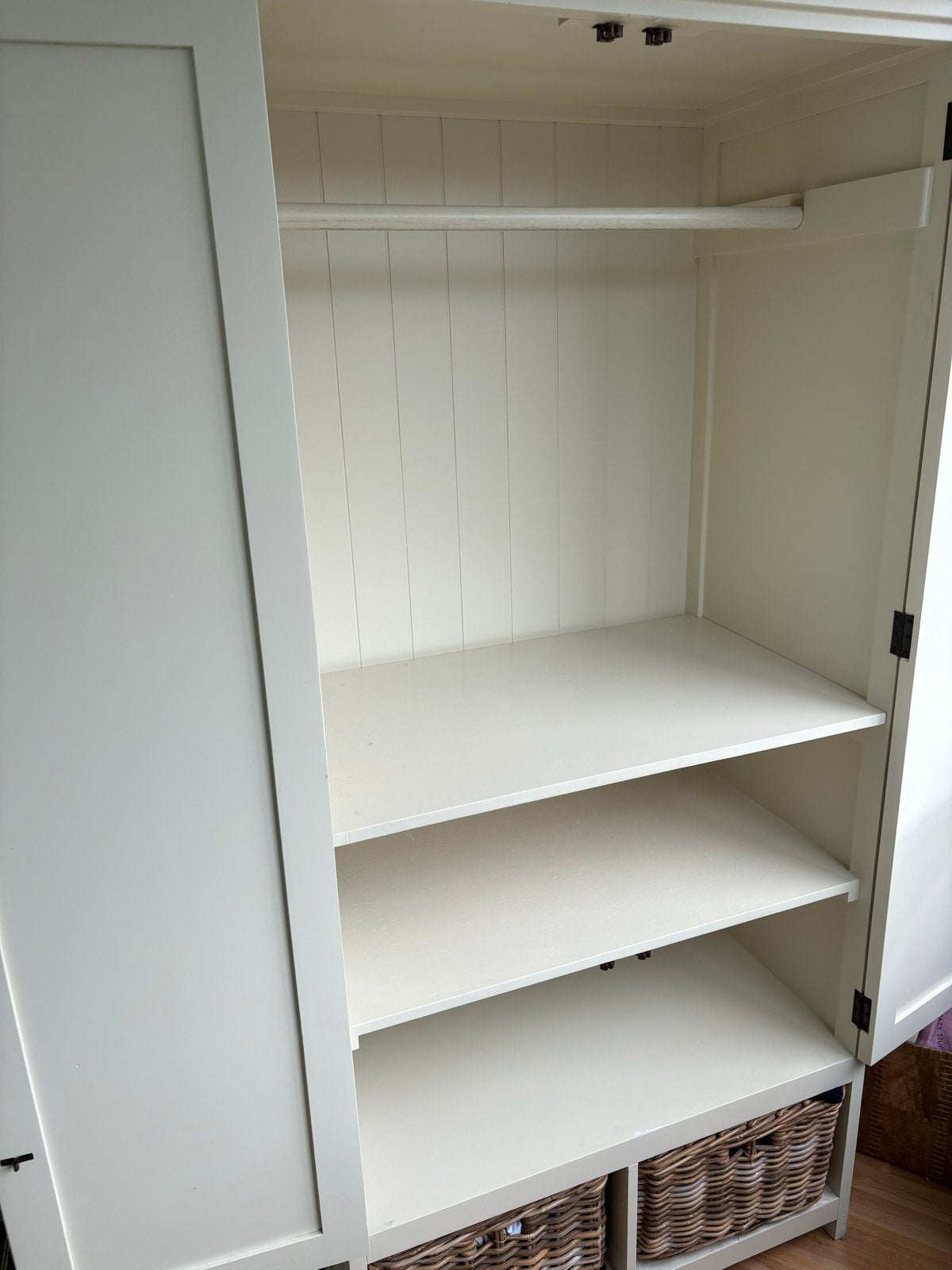 Crèmekleurige kledingkast met hangruimte en planken, Ophalen, Gebruikt, 50 tot 100 cm, 150 tot 200 cm