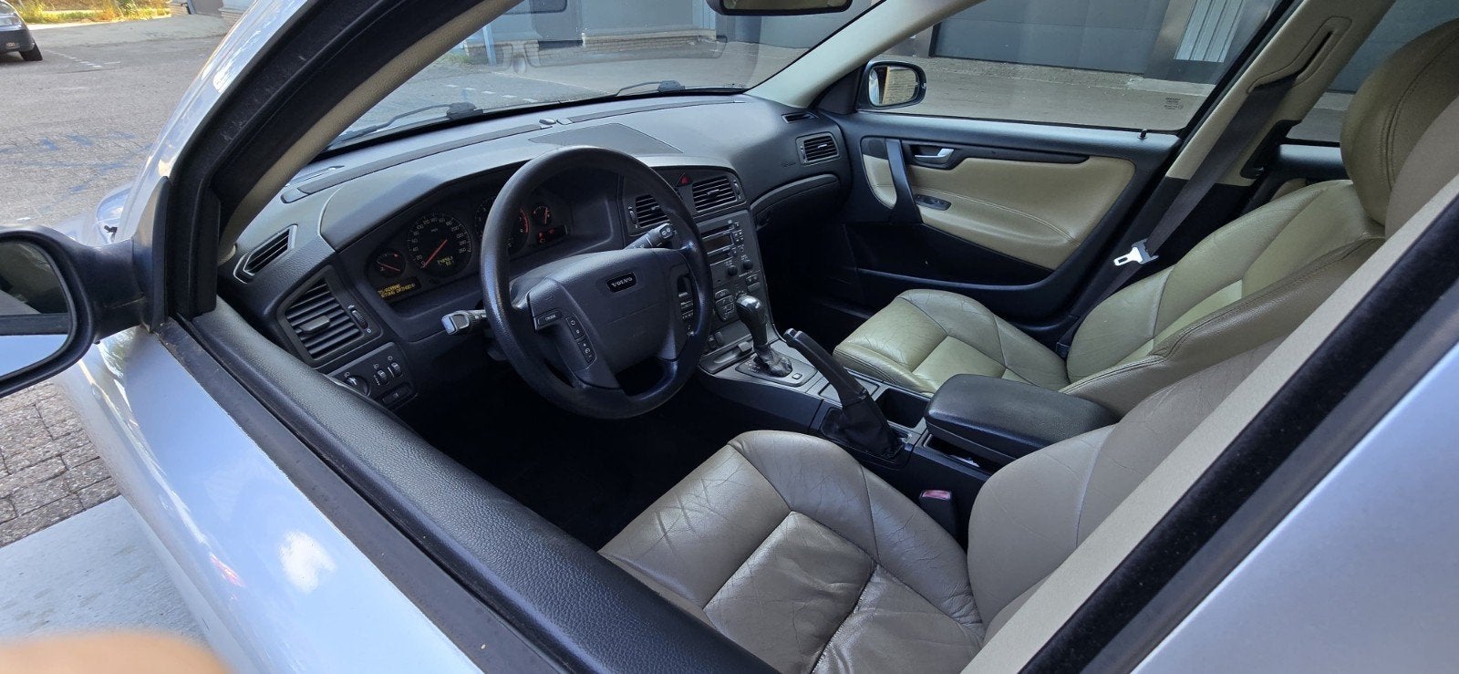 Volvo V70 2.4 T 200PK AUT youngtimer, foto 6