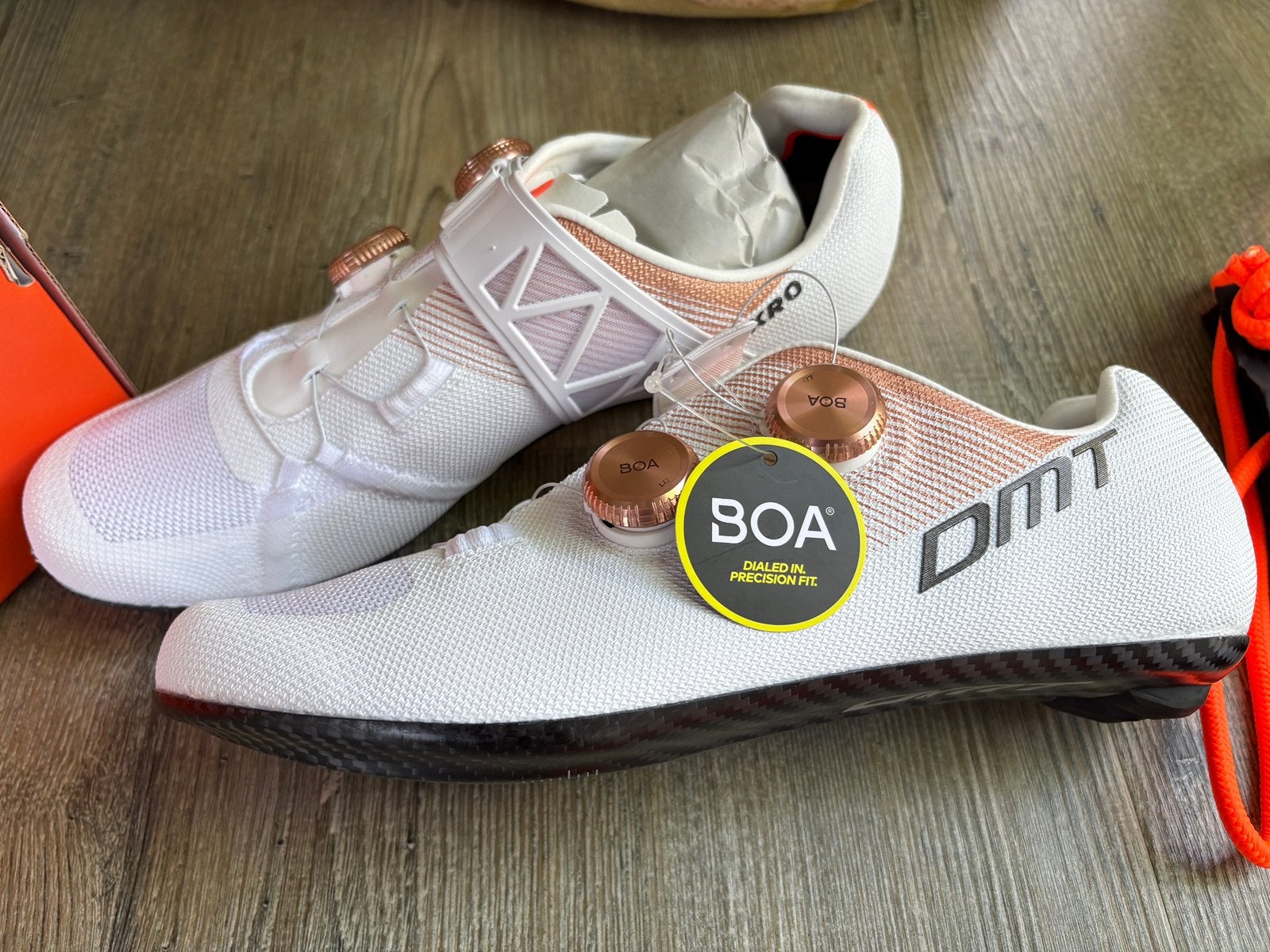 DMT KR0 Evo Superlight Shoes - White / Bronze 2026  nieuw!, Sport en Fitness, Ophalen of Verzenden, Zo goed als nieuw, Schoenen
