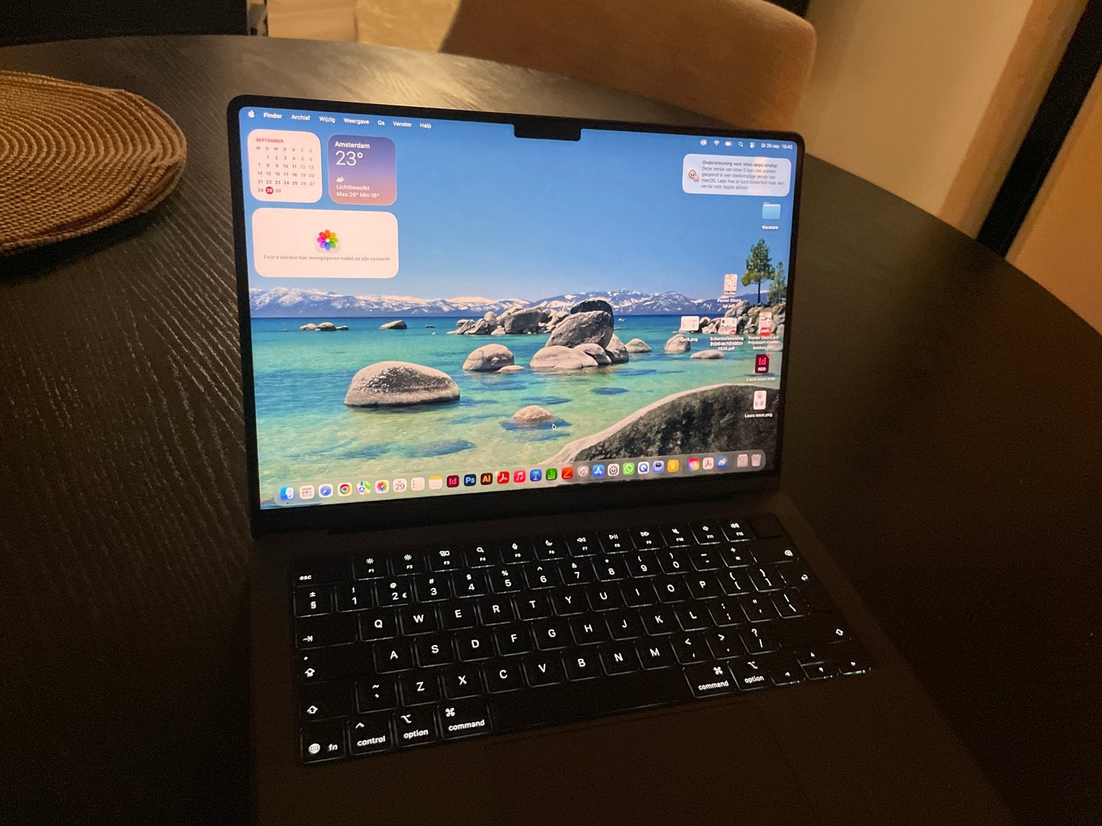 Foto 4 van iMac 24 inch (2022) en MacBook Pro (2025) - Zo goed als nieu