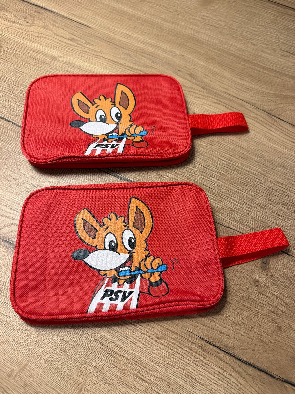PSV Phoxy toilettas - Nieuw 2x, Sieraden, Tassen en Uiterlijk, Ophalen, Nieuw, Rood, Jongen of Meisje