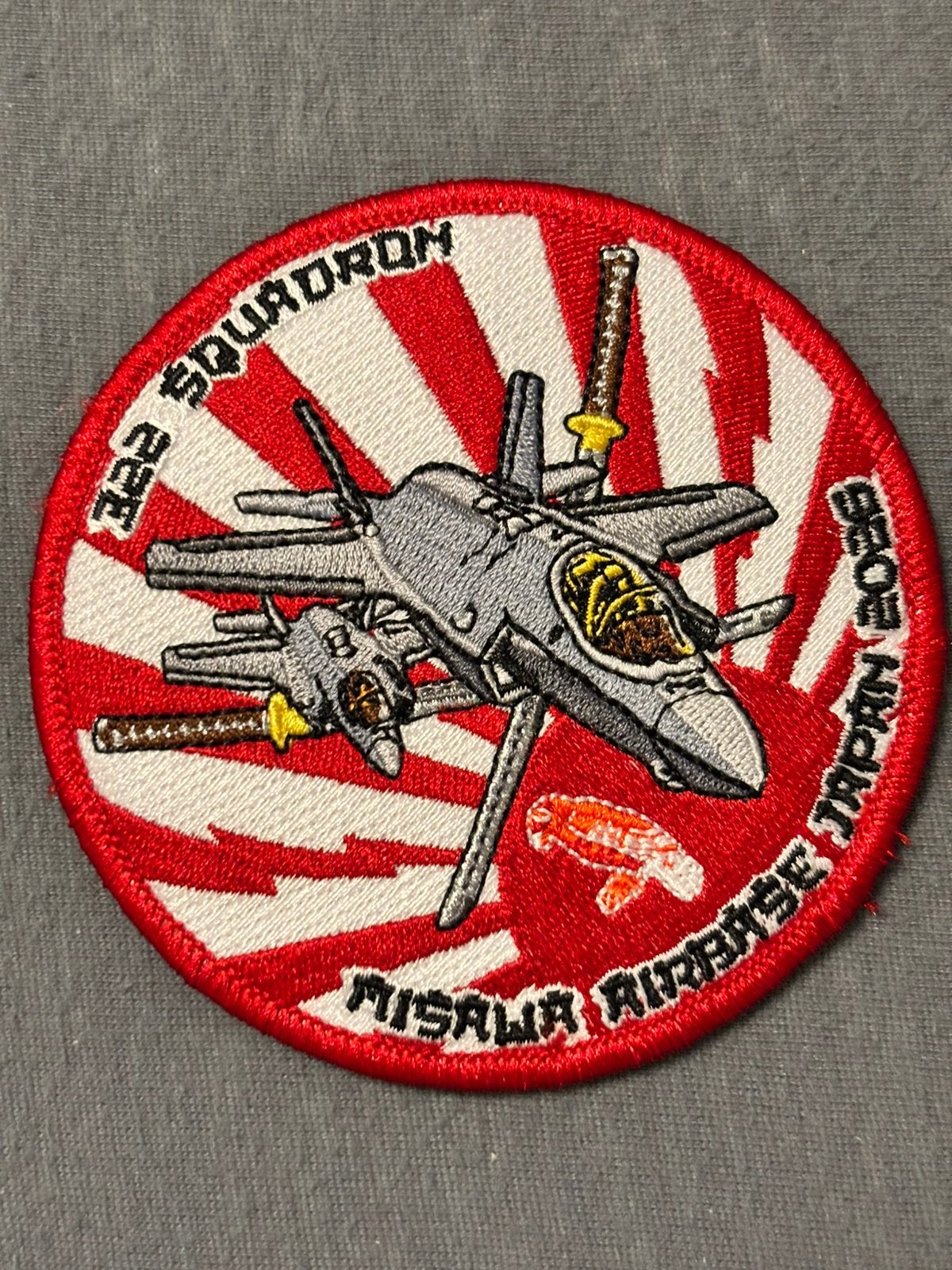 Embleem 322 SQN Japan 2026, Verzamelen, Militaria | Algemeen, Verzenden, Luchtmacht, Nederland, Embleem of Badge