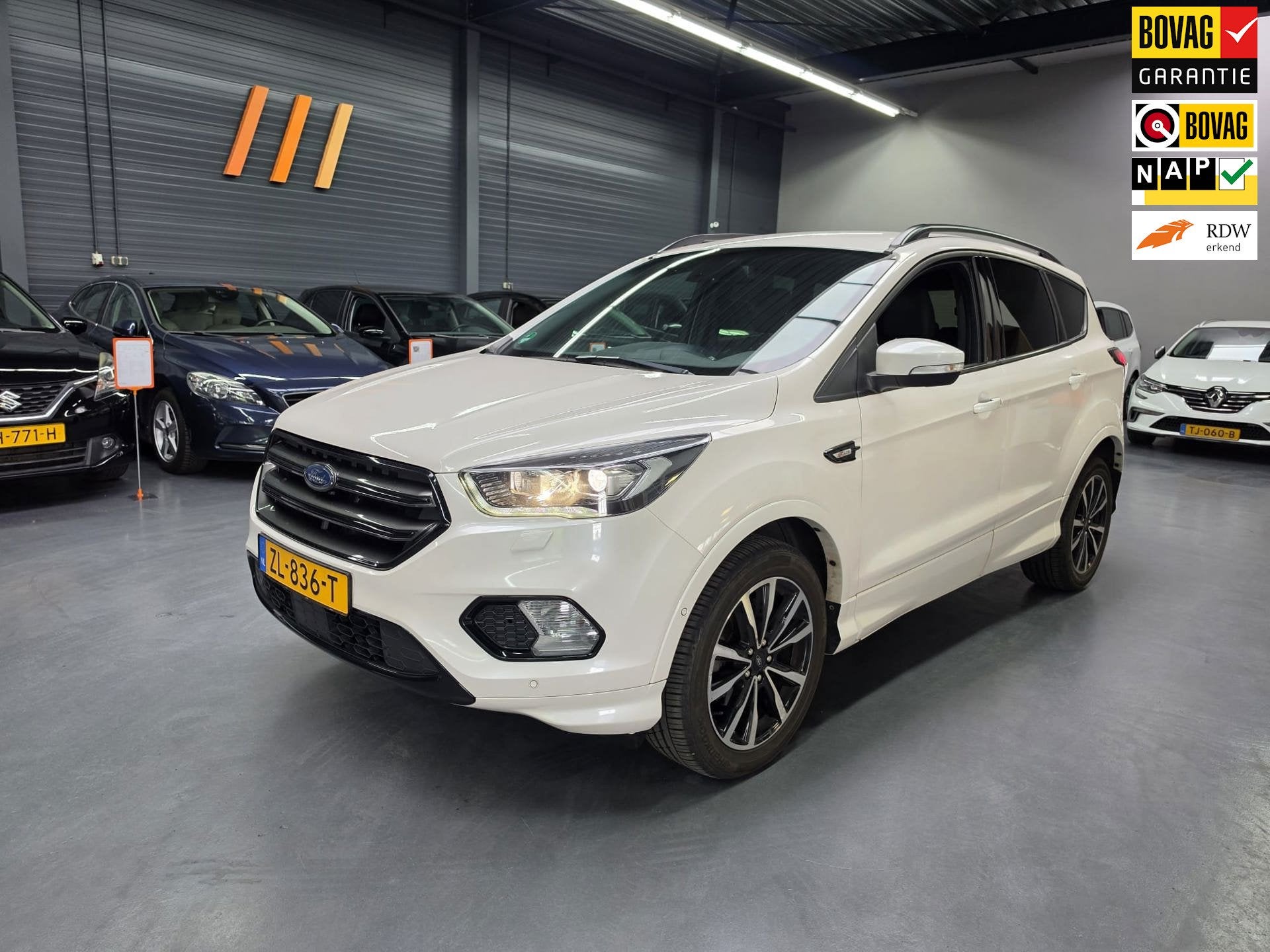 Ford Kuga 1.5 EcoBoost ST Line CAMERA LED TREKHAAK CARPLAY N, Auto's, Voorwielaandrijving, Euro 6, 4 cilinders, Leder en Stof