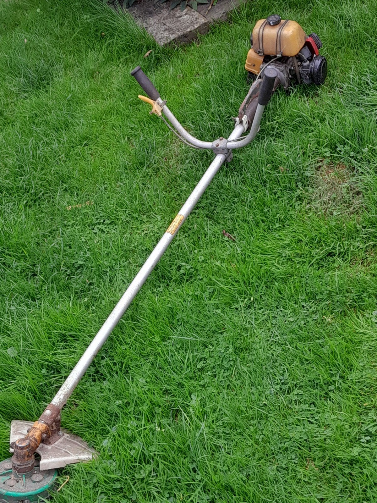 Robin NB04 Benzine Bosmaaier - Gebruikt, Tuin en Terras, Grasmaaiers, Ophalen, Cirkelmaaier, Gebruikt, Robin