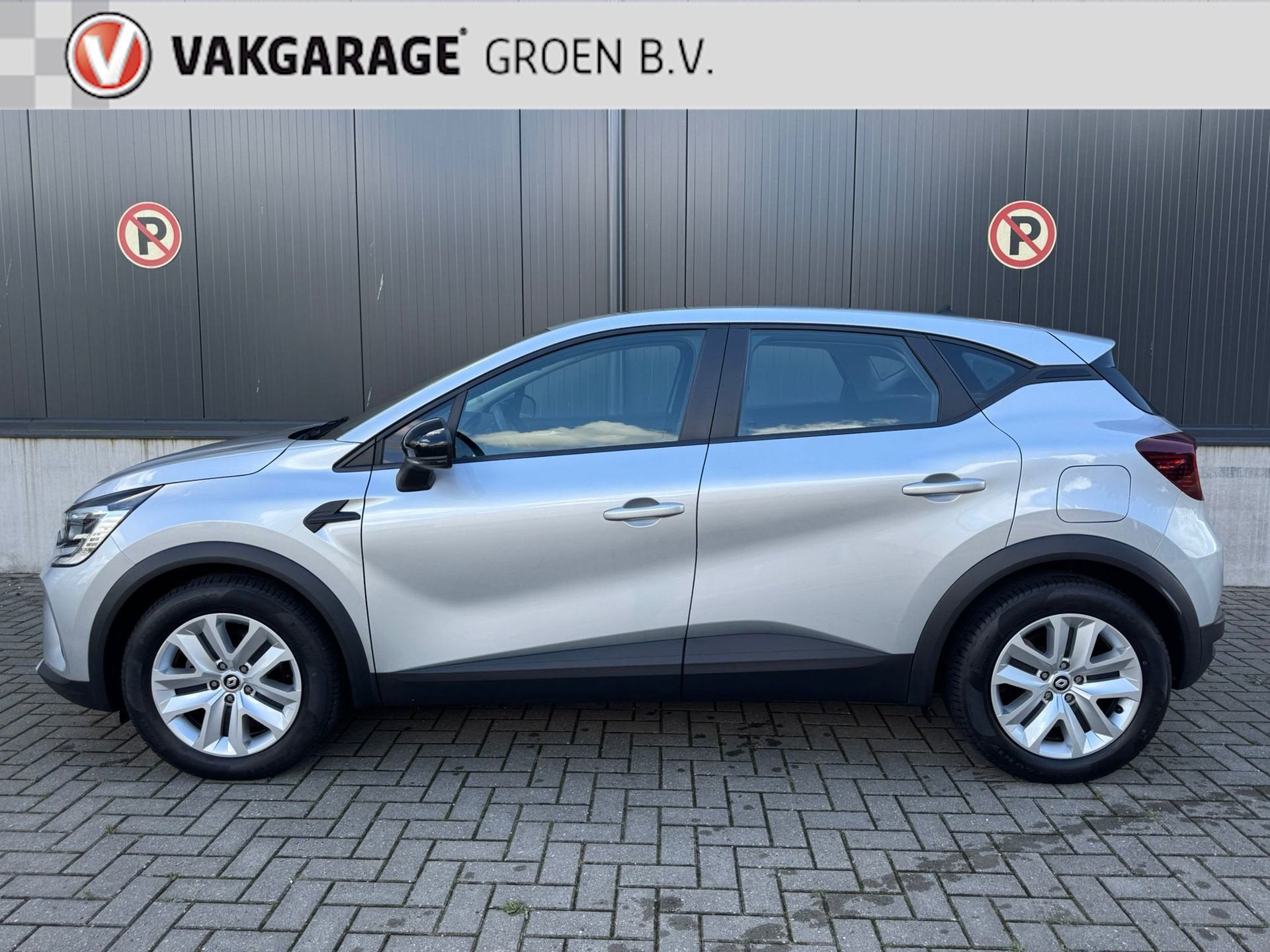 Renault Captur 1.6 E-Tech plug-in hybrid 160 techno / navi /, Gebruikt, 4 cilinders, Plug-in hybride, Bedrijf