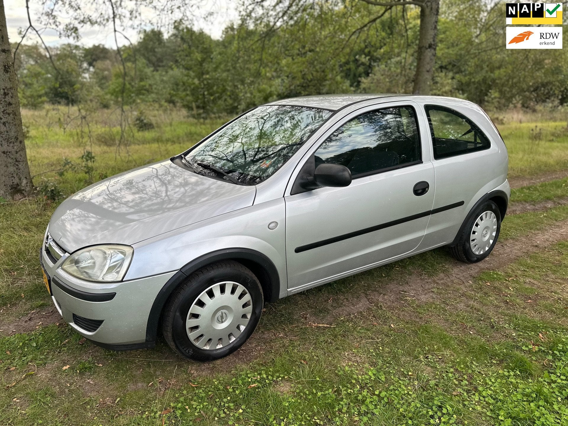 Opel Corsa 1.2-16V Essentia NAP APK 31-01-2027, Auto's, Voorwielaandrijving, 450 kg, Gebruikt, 31 €/maand