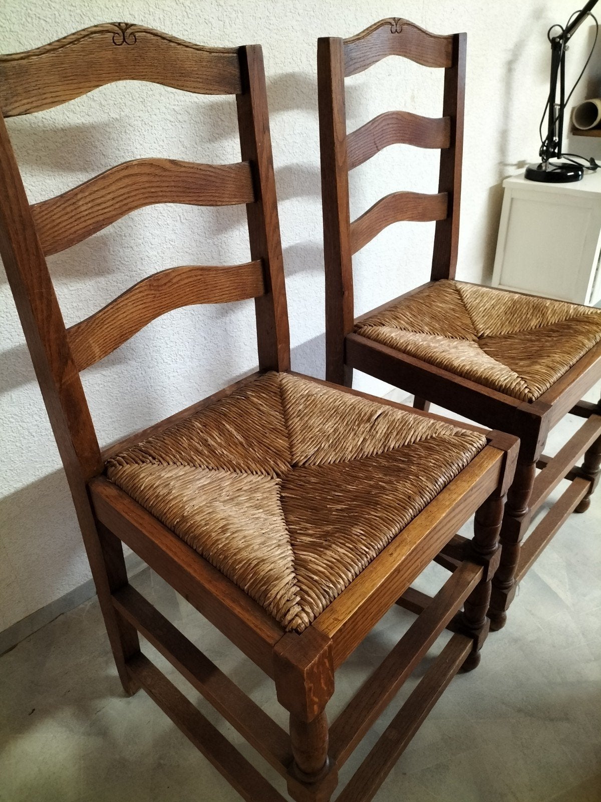 volhouten stoelen, Ophalen