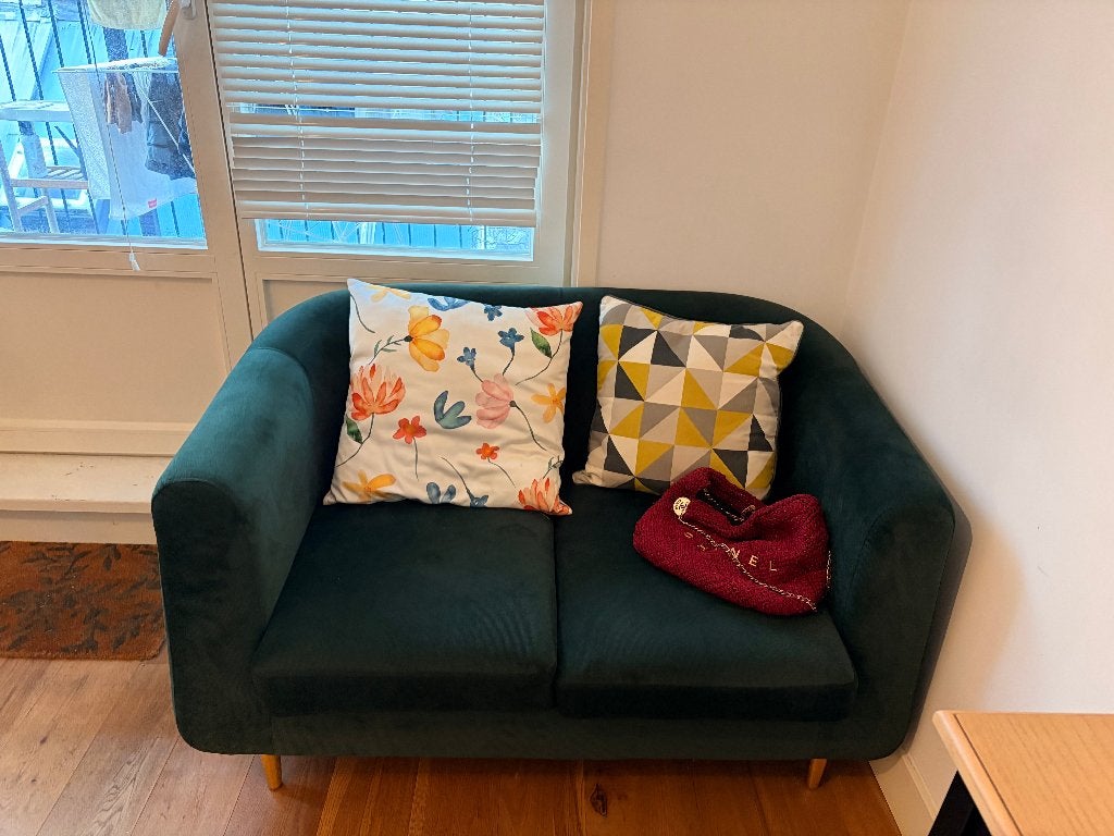 Perfect green velvet 2 sitter sofa, Ophalen, Overige materialen, Victorian classic, Minder dan 75 cm