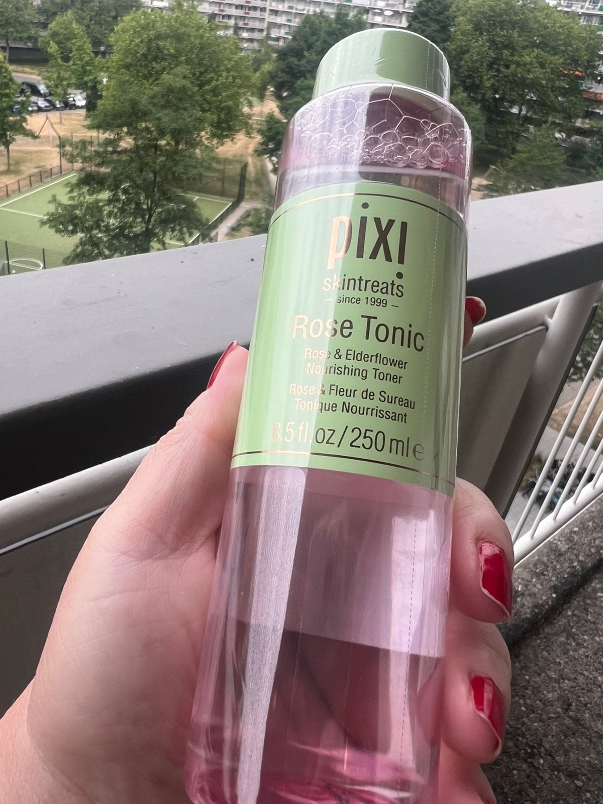 New- PIXI Rose Tonic 250ml Toner, Verzenden, Nieuw, Gehele gezicht