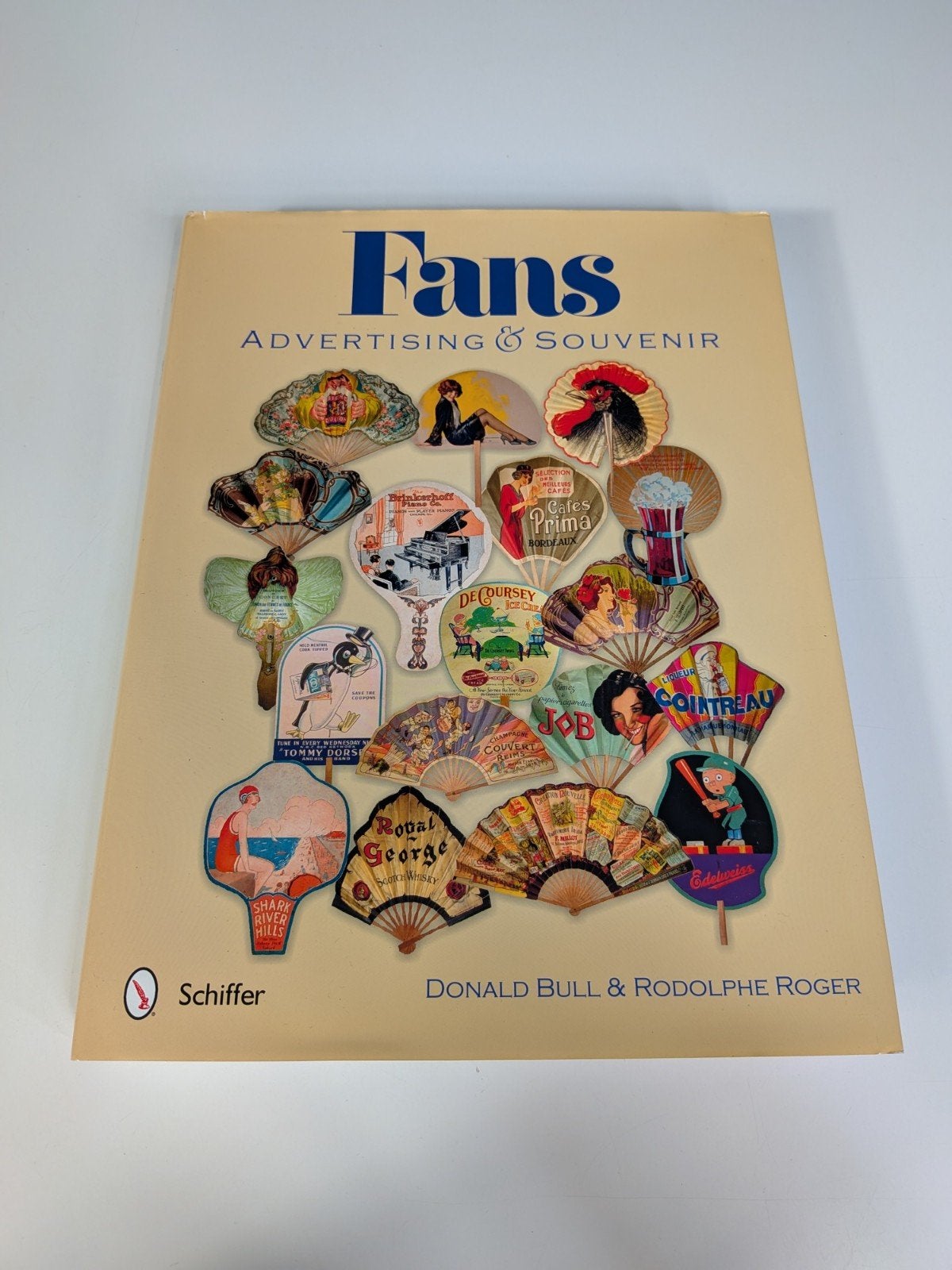 Fans – Advertising & Souvenir – Donald Bull & Rodolphe Roger, Boeken, Ophalen of Verzenden, Gelezen, Overige onderwerpen