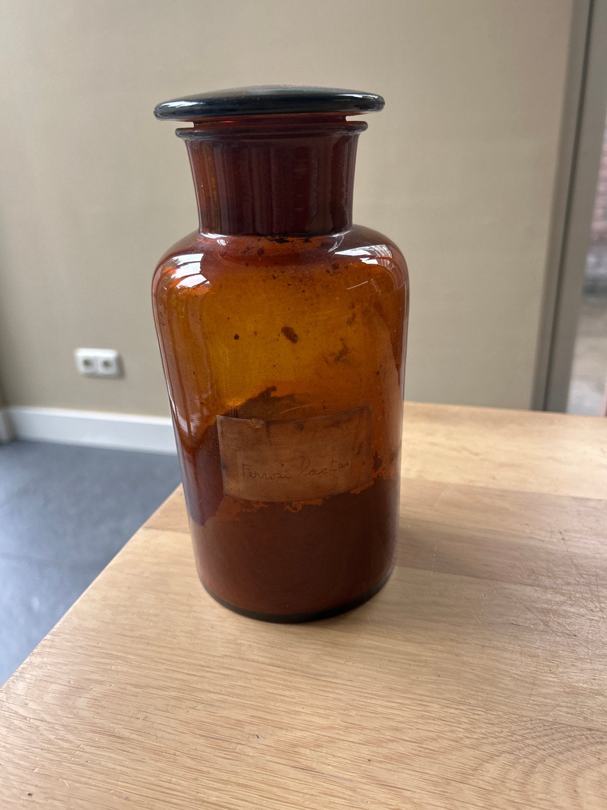 Antieke apothekersfles met glazen stop, circa 21 cm hoog, Ophalen