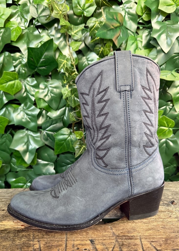 gewoon Nieuwe mooie laarzen van Sendra maat 37, Blauw, Nieuw, Ophalen of Verzenden, Sendra