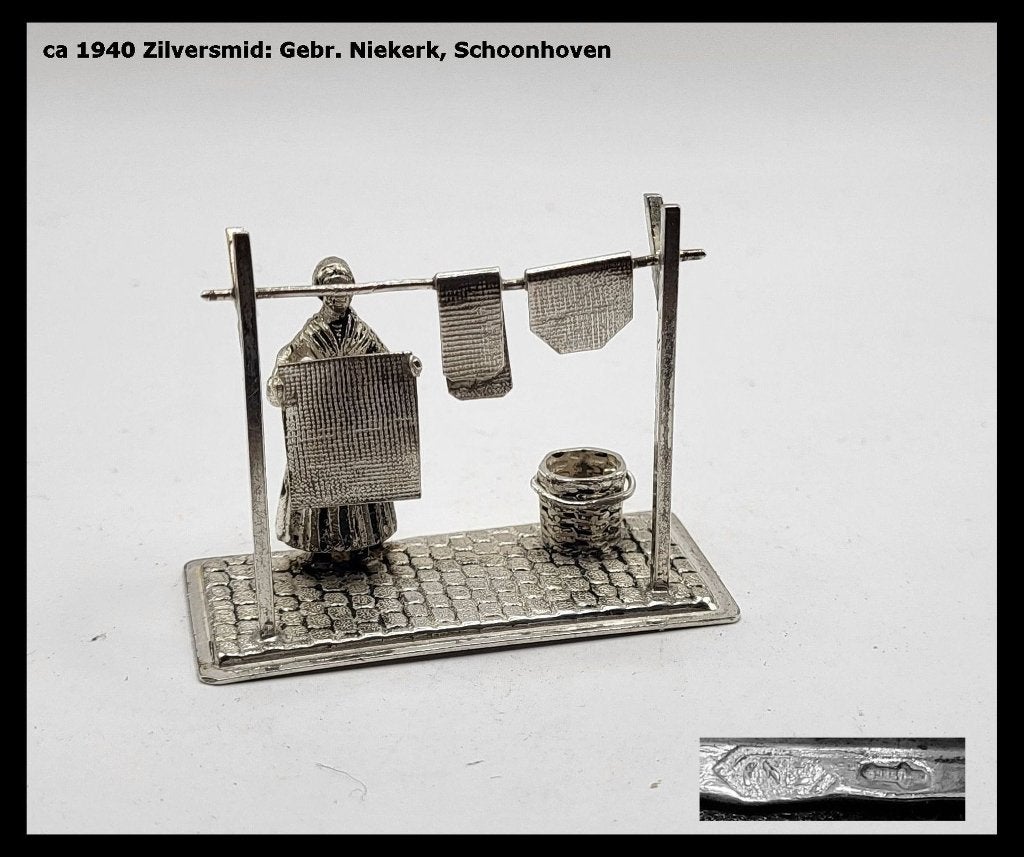 Miniatuur zilver Vrouw hangt was op, Nederlands gekeurd, Ophalen of Verzenden, Zilver