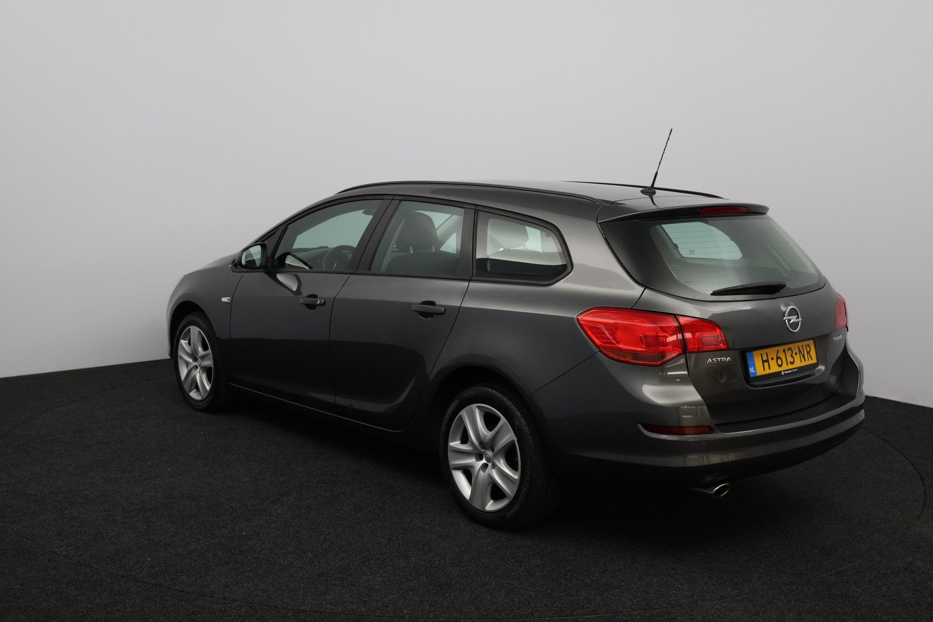 Opel Astra Sports Tourer 1.4 Turbo Sport/ Stoelverwarming!/, Auto's, Voorwielaandrijving, Euro 5, Stof, Gebruikt