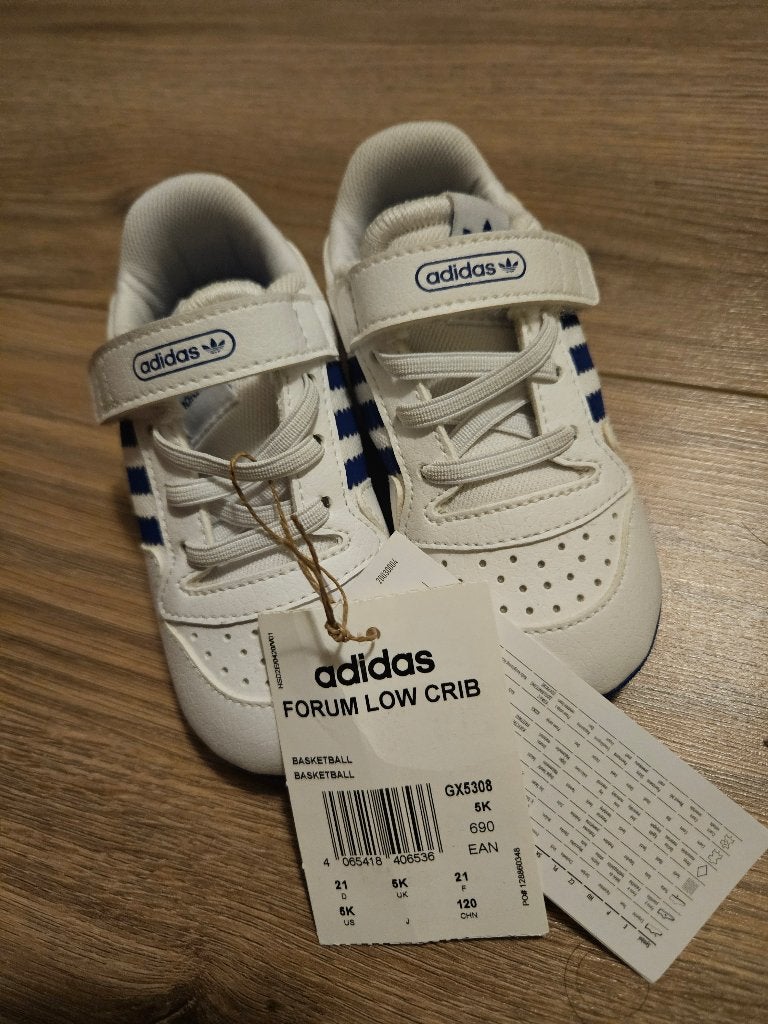 Adidas Baby-/ kinderschoen - NIEUW, Kinderen en Baby's, Ophalen, Adidas, Schoentjes, Jongetje of Meisje