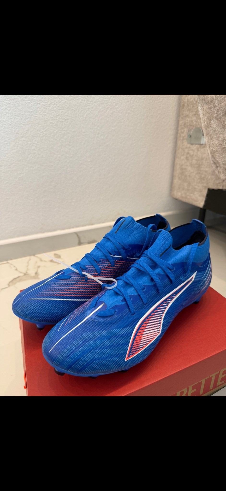Nieuwe Puma voetbalschoenen in doos met prijskaartje, Ophalen of Verzenden, Nieuw, Schoenen