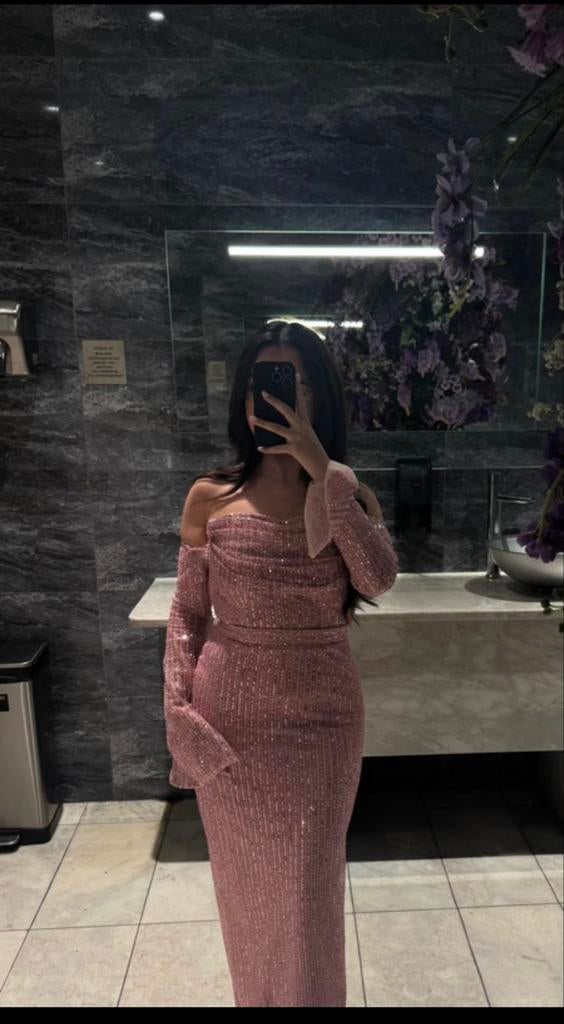 LEYNA DRESSES - Roze avondjurk met pailletten - maat s, Galajurk, Ophalen of Verzenden, Zo goed als nieuw, Roze