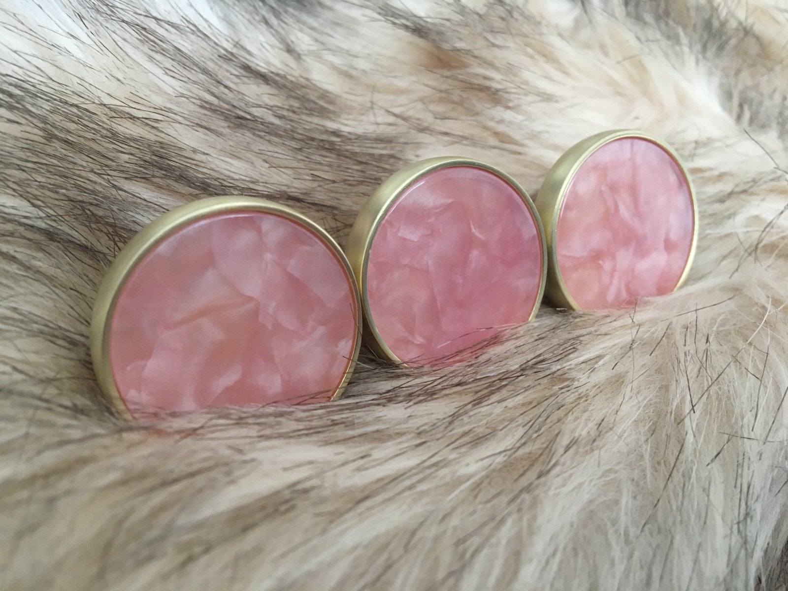Roze Parelmoer kastknop/wandhaak - Epoxy in Gouden Case, Almere, JoyClusive, Nieuw, Ophalen of Verzenden