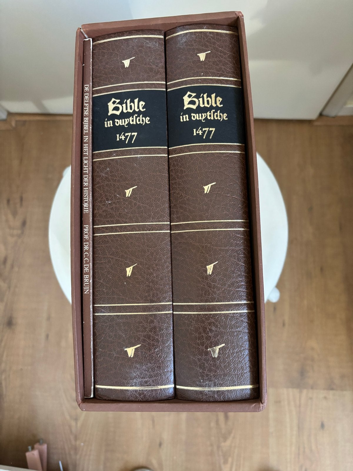 De Delftse Bijbel in het licht der historie - 2 delen, Antiek en Kunst, Ophalen of Verzenden