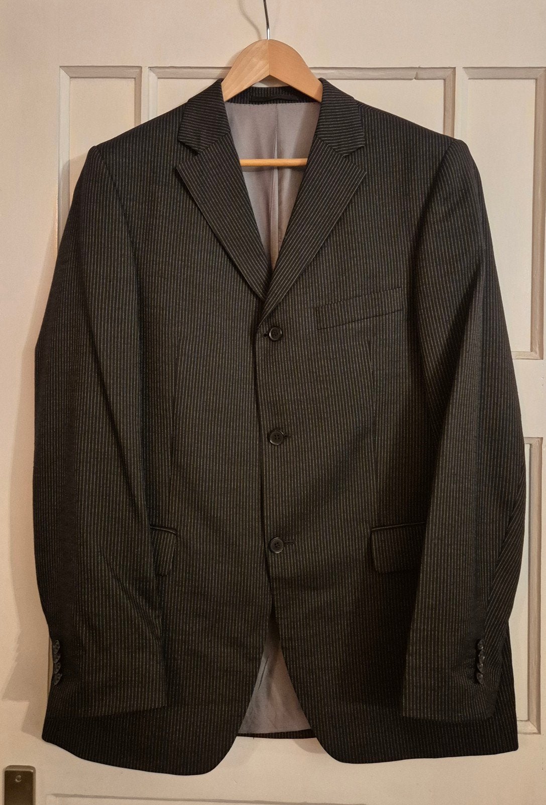 Pak heren maat 52 - Donkergrijs met krijtstreep, Kleding | Heren, Kostuums en Colberts, Ophalen, Zo goed als nieuw, Maat 52/54 (L)
