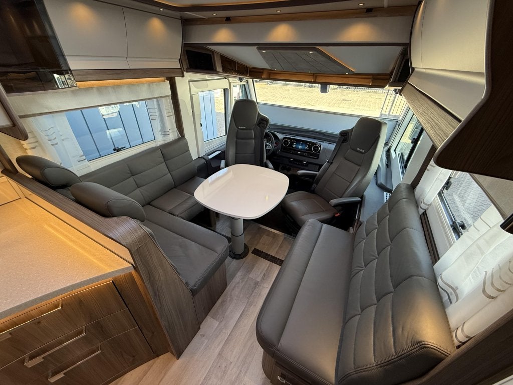 Kabe Travel Master Imperial i910 GB, Caravans en Kamperen, Campers, Luifel, Afzuigkap, 9 tot 10 meter, Bedrijf