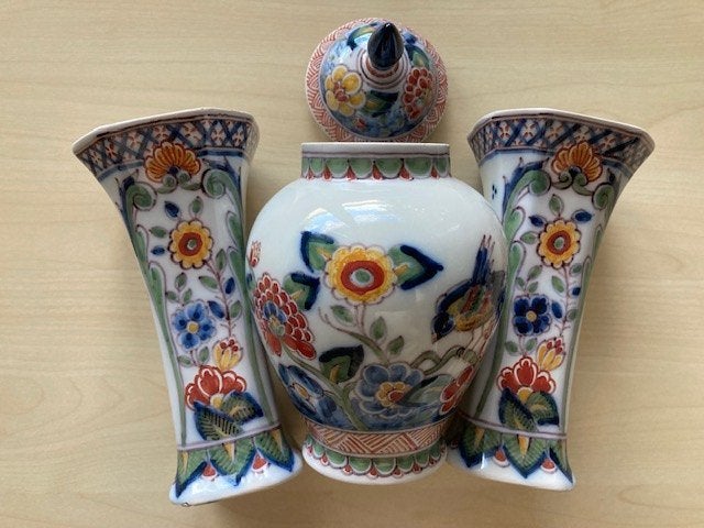 Makkum (2 vazen + 1 dekselvaas), Antiek en Kunst, Ophalen of Verzenden