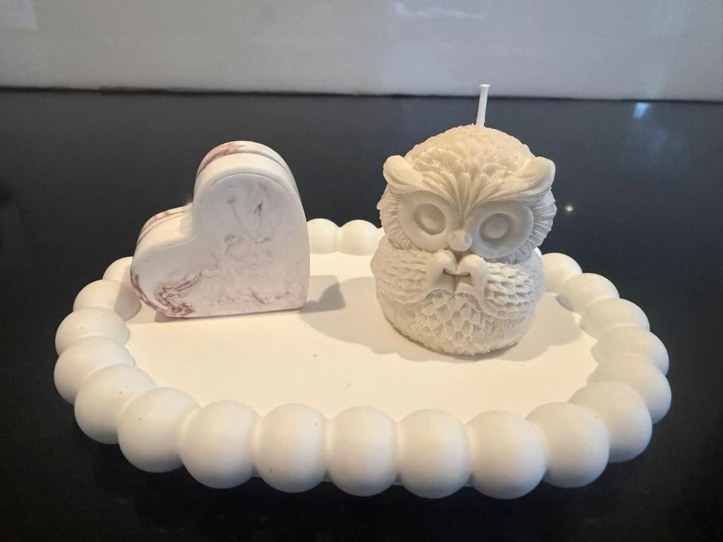 Decoratieve Kaarsen Set: Uil en Hart op Dienblad, Overige materialen, Ophalen of Verzenden, Zo goed als nieuw, Crème
