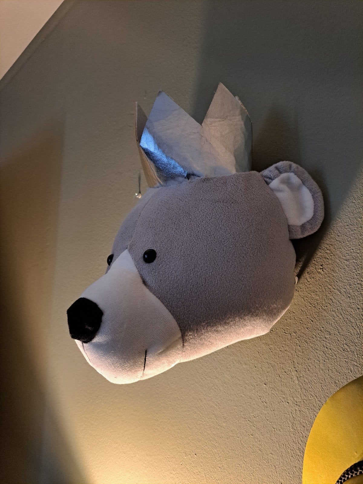Leuke Dierenkop Beer met Kroon voor Kinderkamer, Ophalen of Verzenden, Gebruikt, Grijs, Textiel
