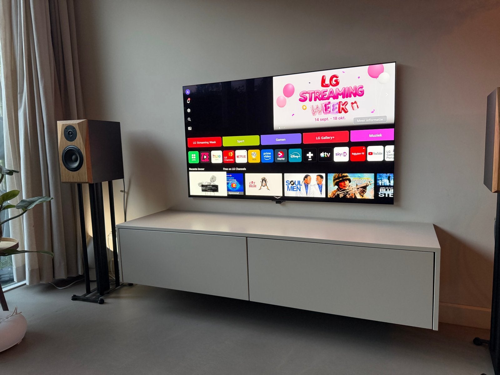 LG OLED evo G5 55 inch 4K Smart TV (OLED55G56LS), Ophalen, Zo goed als nieuw, 100 cm of meer, 4k (UHD)