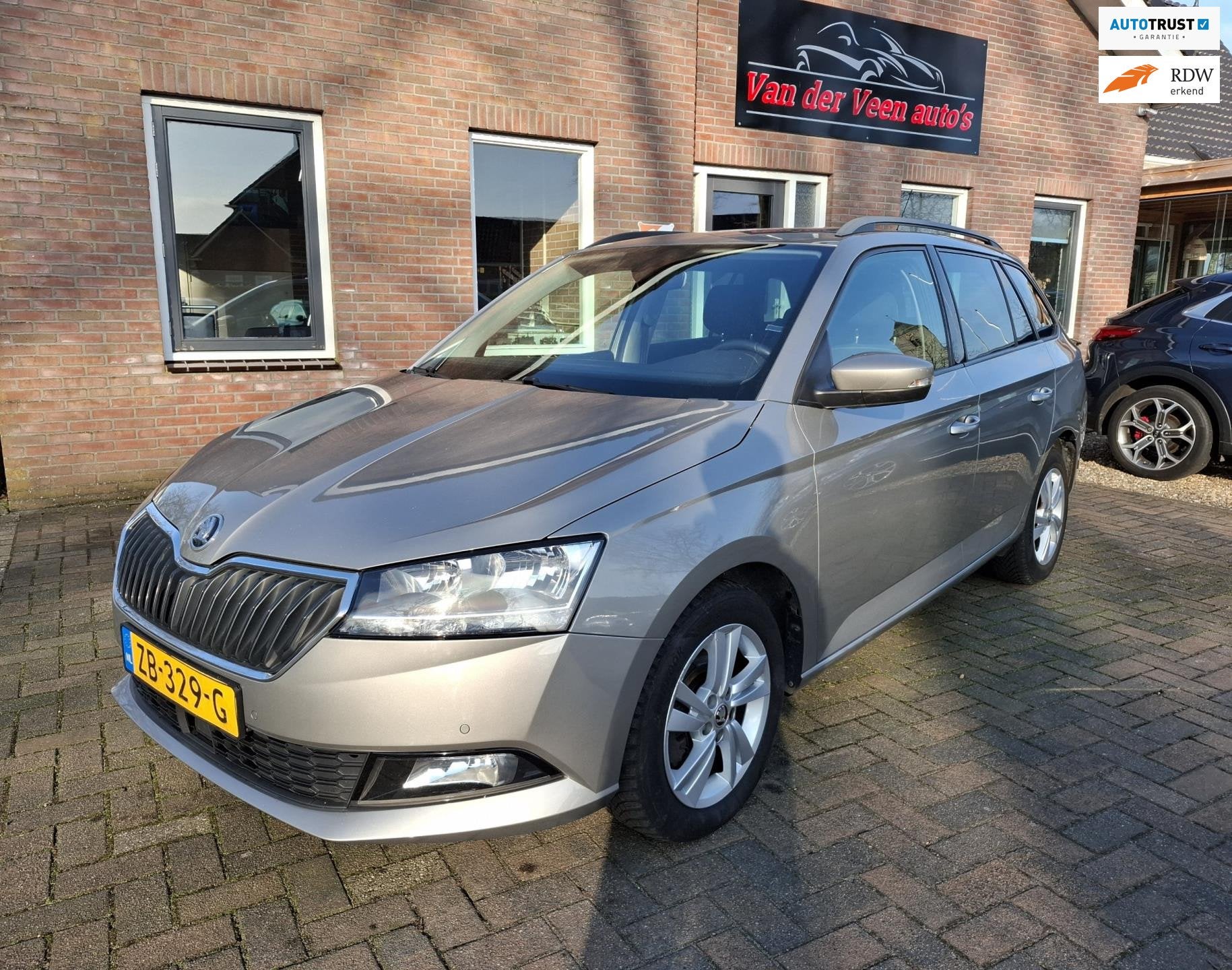 Skoda Fabia Combi 1.0 TSI Style. 1ste eigenaar dealer onderh, Auto's, Dealer onderhouden, Gebruikt, Alcantara, Origineel Nederlands