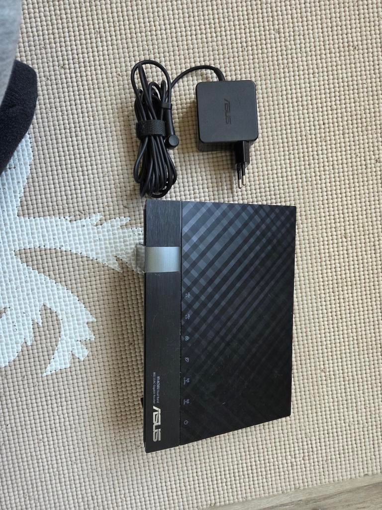 ASUS RT-AC56U wifi router met lan ingangen en ac adapter, Ophalen of Verzenden, Gebruikt, Router, ASUS