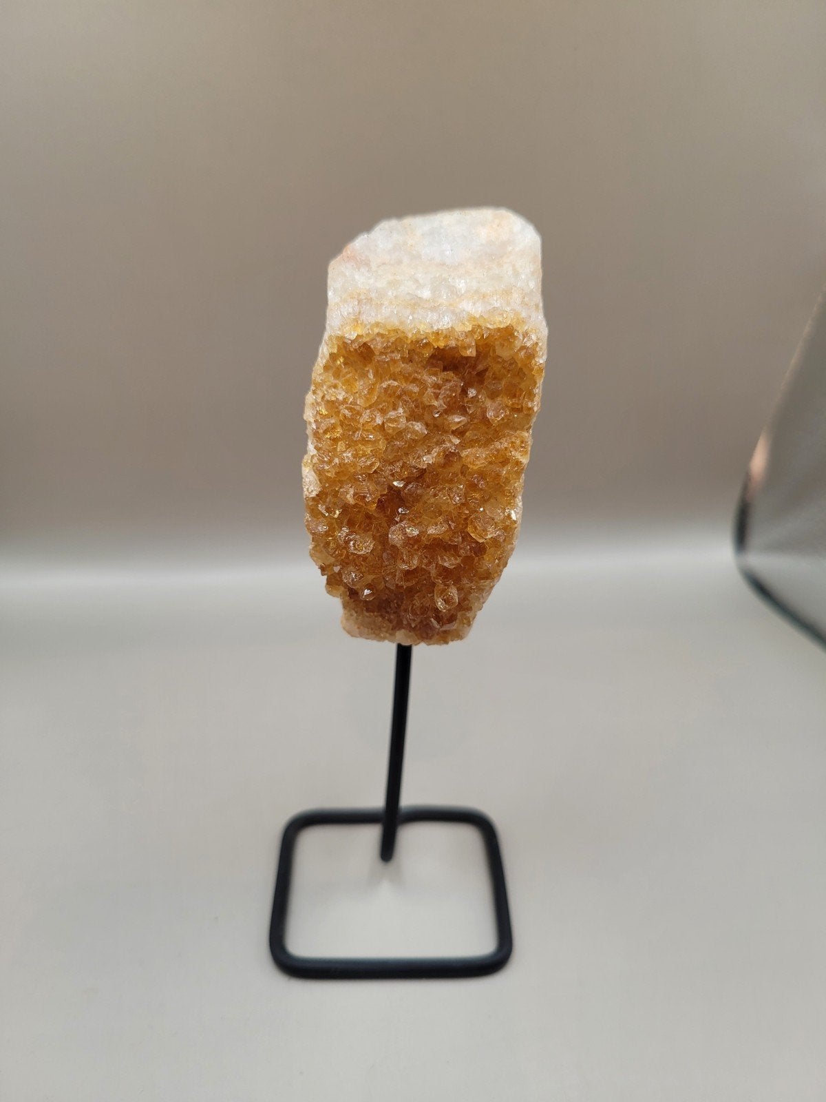 Citrien op standaard, Ophalen of Verzenden, Mineraal