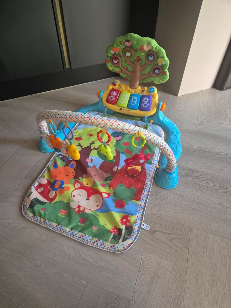 VTech Babygym met speelkleed en piano - Zo goed als nieuw, Kinderen en Baby's, Speelgoed | Babyspeelgoed, Ophalen, Zo goed als nieuw