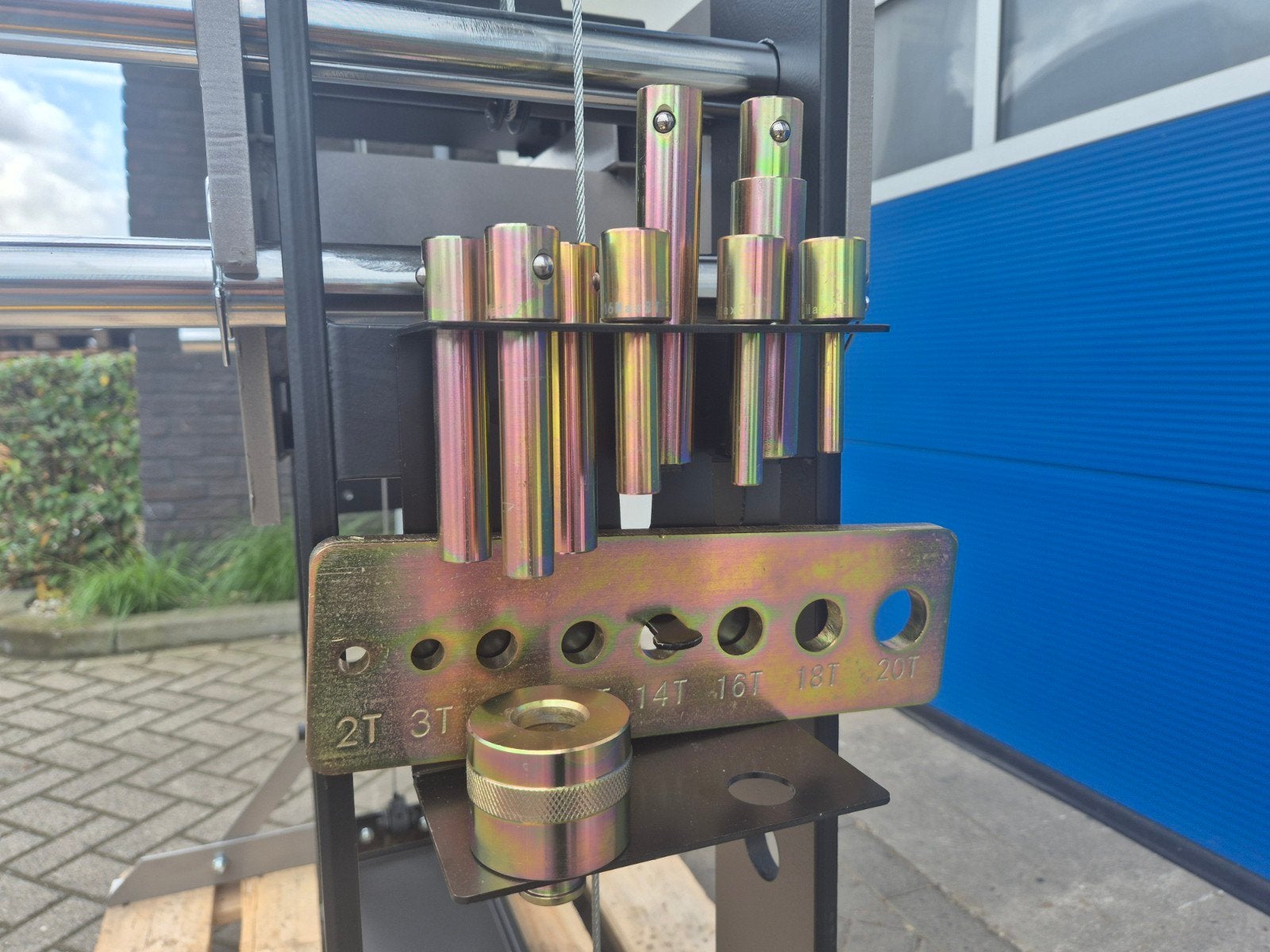 Foto 15 van RODCRAFT Werkplaatspers Hydro-pneumatisch 75 TON NU ACTIE!