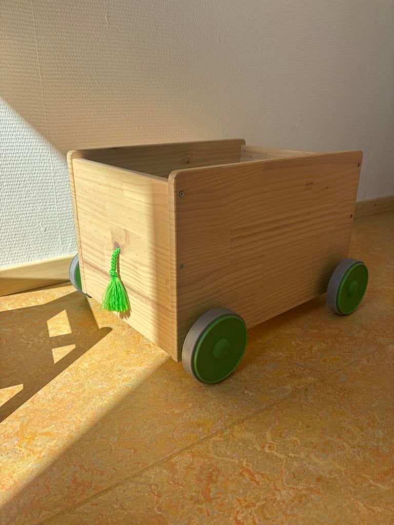 Ikea toys storage with wheels, Kinderen en Baby's, Speelgoed | Houten speelgoed, Ophalen, Zo goed als nieuw