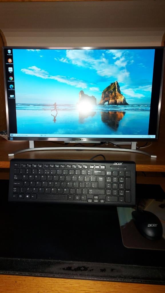 Zeer nette desktop Acer zilverkleurig, Ophalen