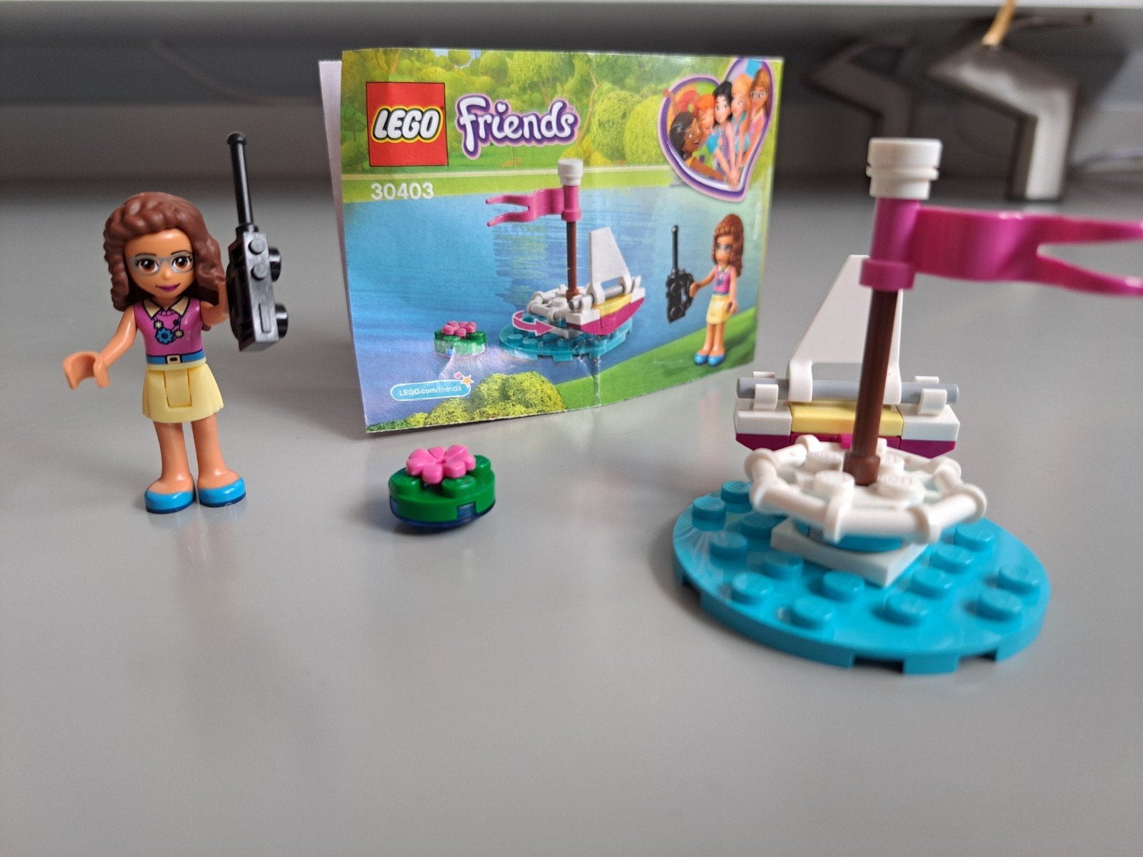 Lego Friends, 30403, Olivia met op afstand bestuurbare boot, Ophalen of Verzenden, Zo goed als nieuw