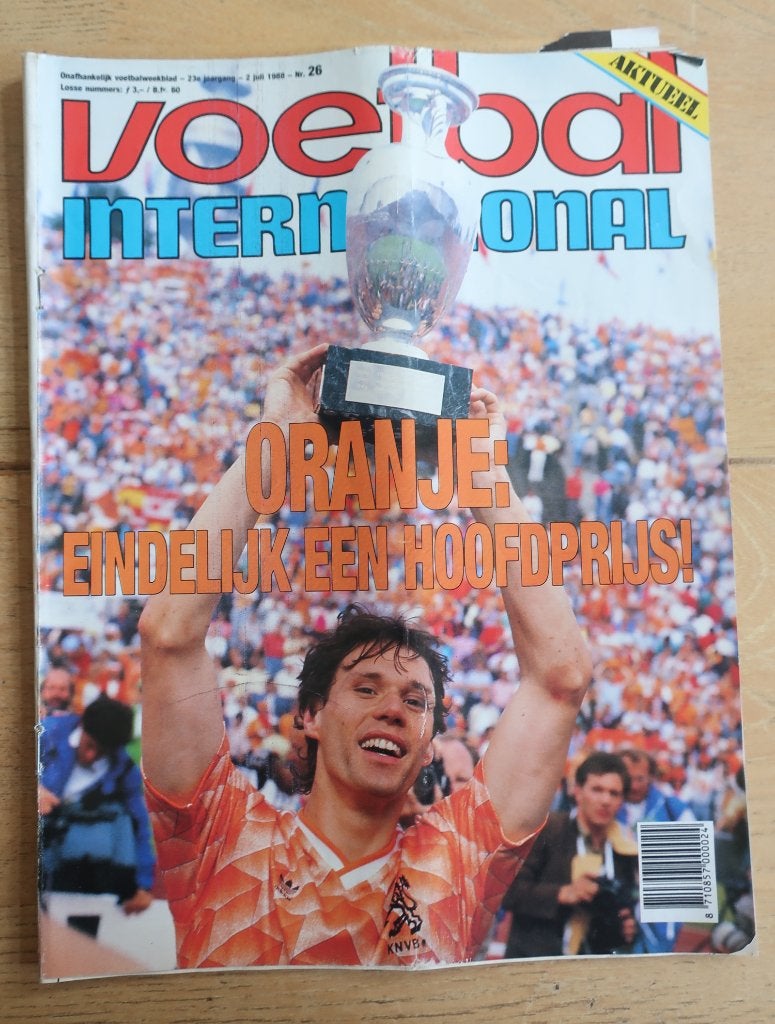 EK 88, Verzamelen, Sportartikelen en Voetbal, Ophalen of Verzenden, Zo goed als nieuw, Overige binnenlandse clubs, Boek of Tijdschrift