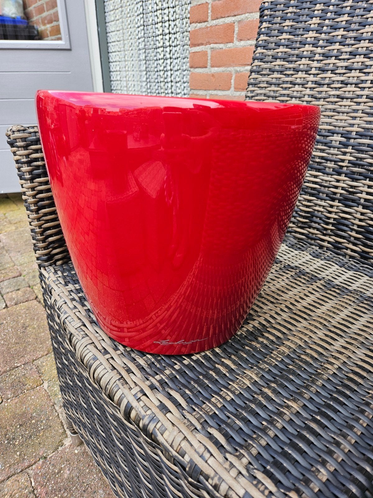 bloempot met watergeefsysteem, Ophalen, Kunststof, Rond, Zo goed als nieuw