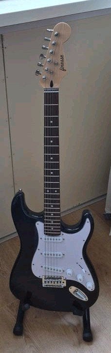 Elektrische gitaar Finesse - 1 snaar kapot, Muziek en Instrumenten, Ophalen, Gebruikt, Solid body, Overige merken